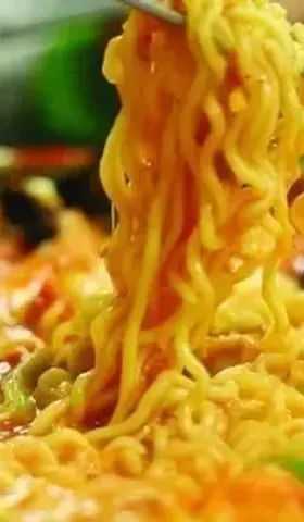 一桶泡面34种添加剂，居然还明目张胆标注出来？