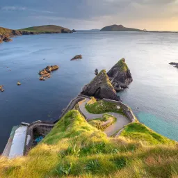 9月18日 | 加沙危机加剧欧盟制裁以色列；国内人才补贴承压，北大副校长被查