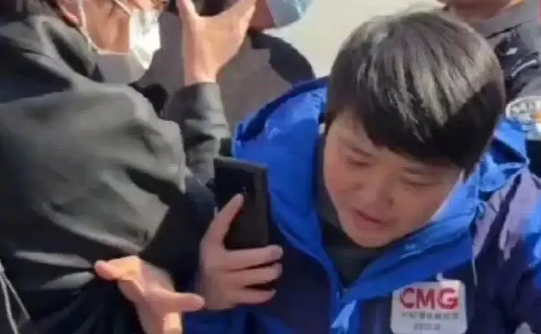 冀外媒体央视记者采访燕郊爆炸事故，安的是什么心？