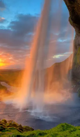 7月18日 | 鲁山天价雕塑案再通报，多地民生事件引关注