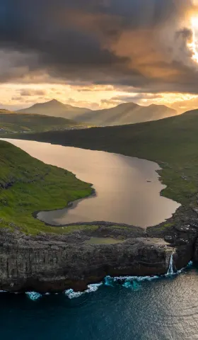 8月27日 | 要闻速览：高官重判、外交风波与能源新进展