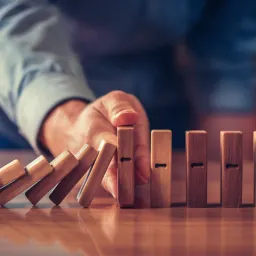 Vol.82 罗素对因果律的质疑