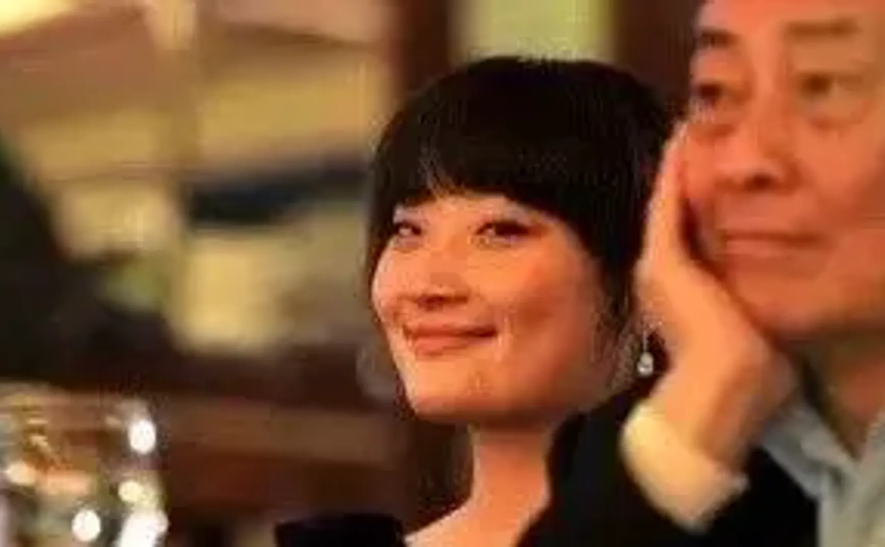 宗馥莉：上岸第一剑，先斩老父亲