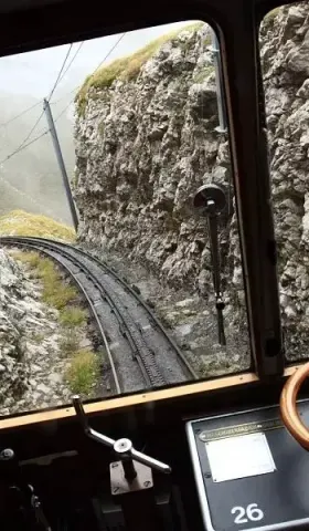 你家里谁管账？