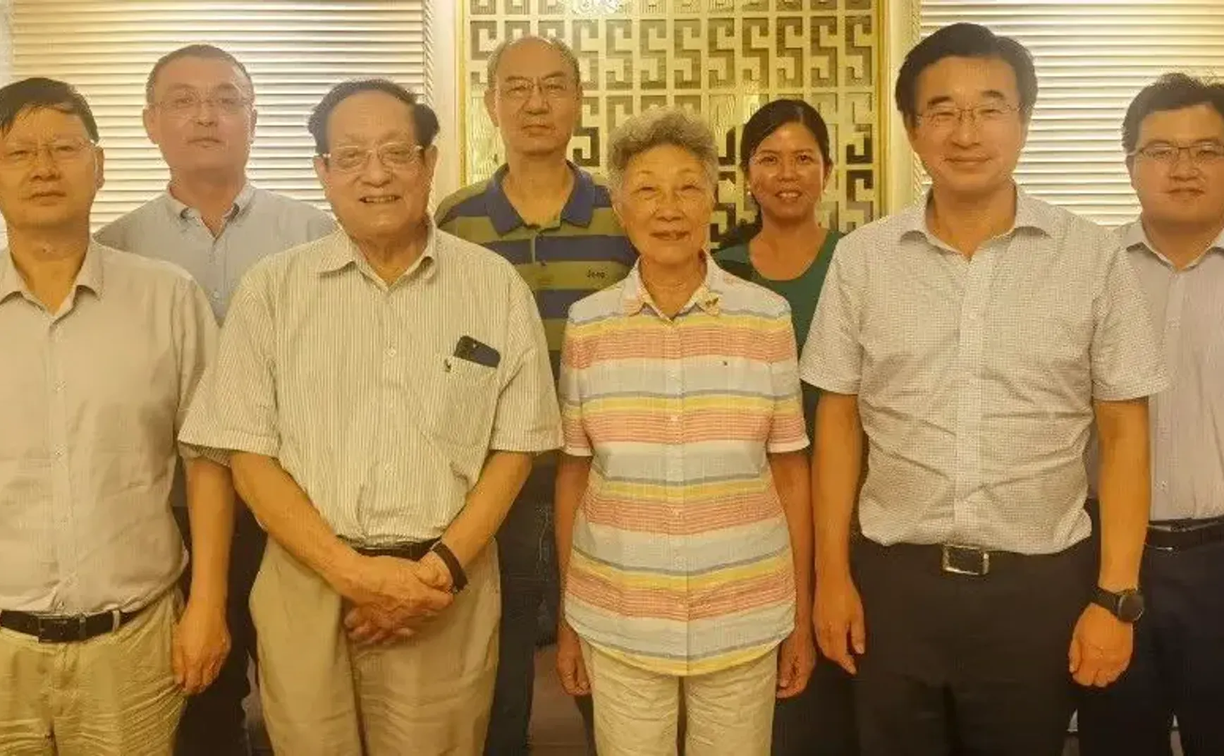 专家敢讲，政府肯听，这种良性互动可久违啦！